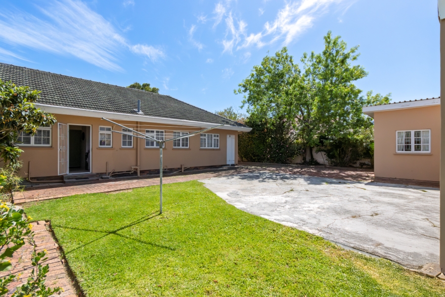 4 Bedroom Property for Sale in Morningside Western Cape